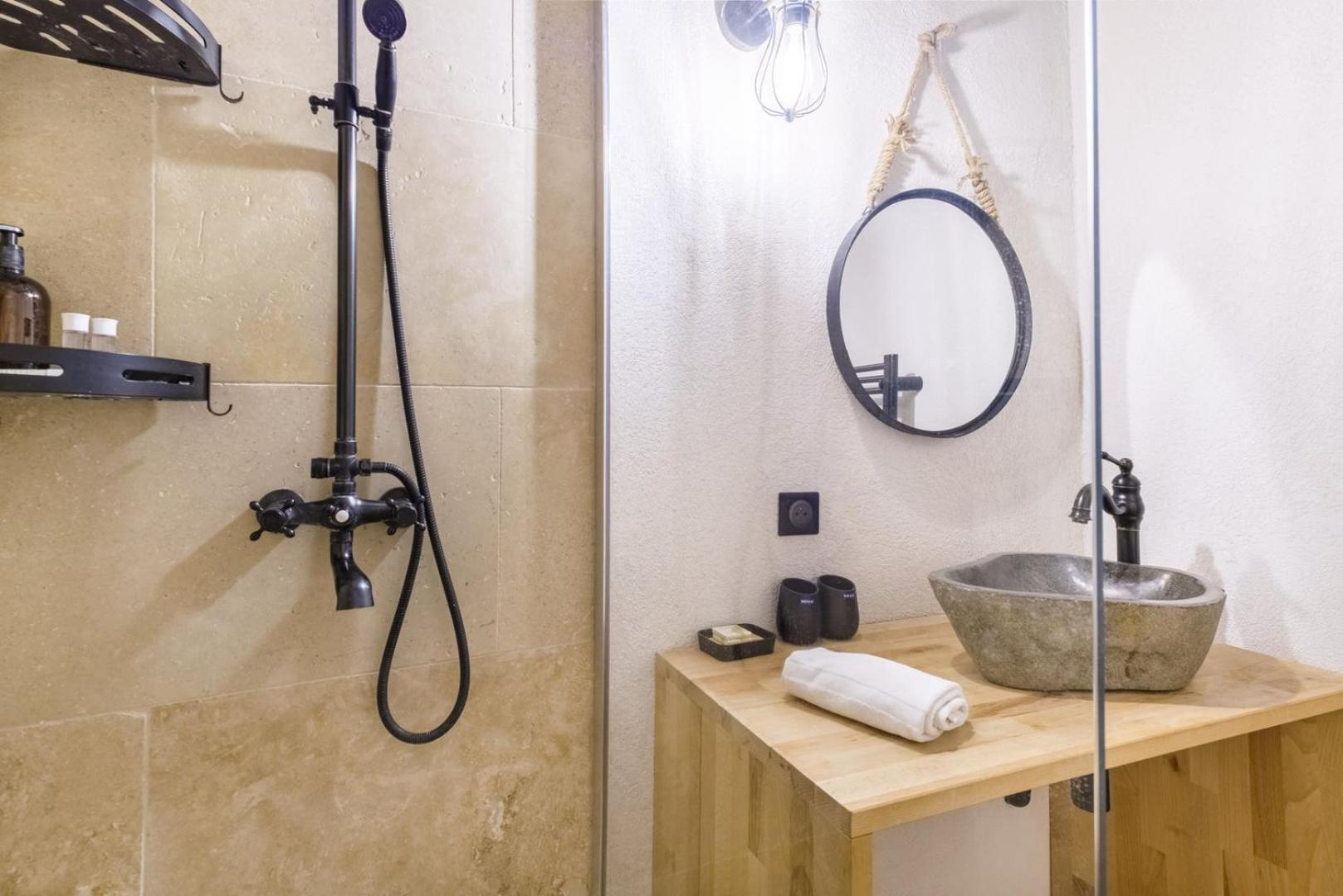 - Paul De Vence Village Apartment Saint-Paul-de-Vence