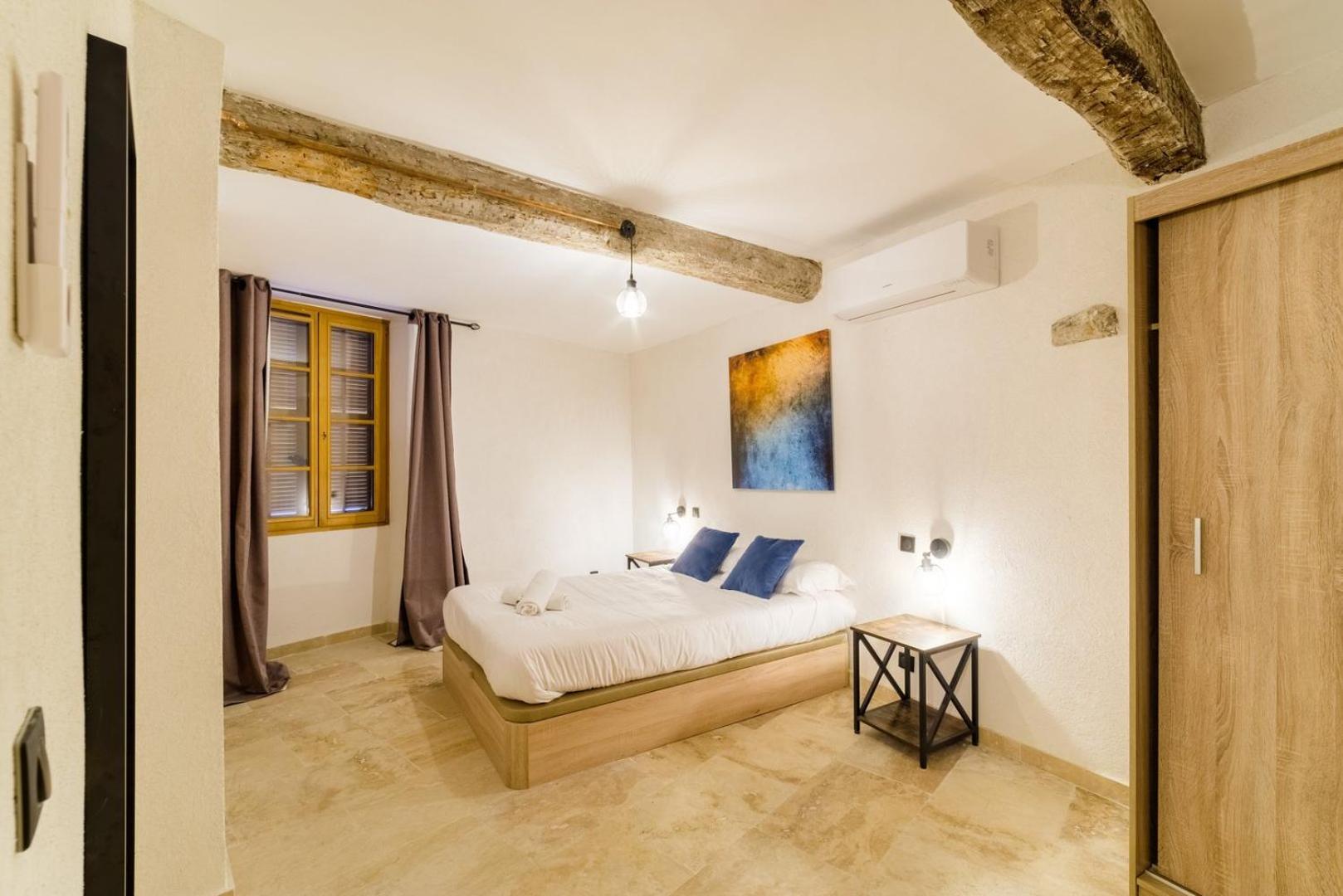 Paul De Vence : Le Charme De L'atypique Appartement *